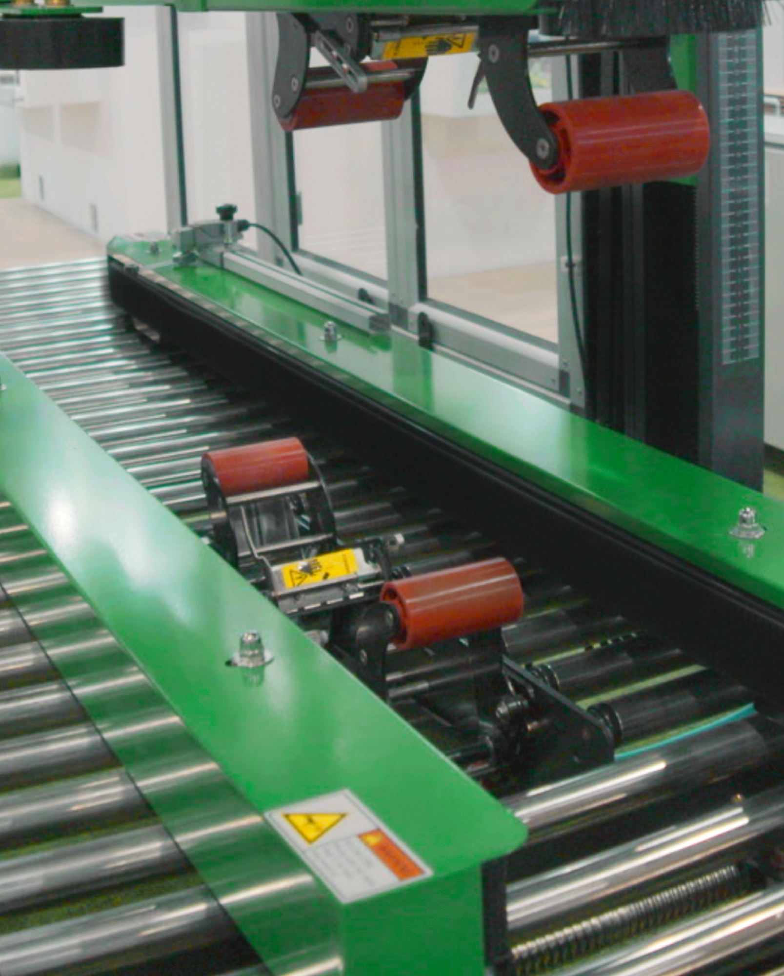 4. Precintadora Automatica BL-220T - Bandas Laterales.png